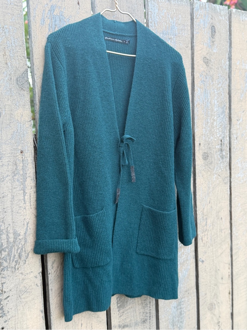 GUDRUN SJODEN 100% Wool long line open cardigan with contrast tip tie